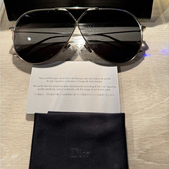 DIOR AVIATOR SUNGLASSES 🤍 - Picture 2 of 11